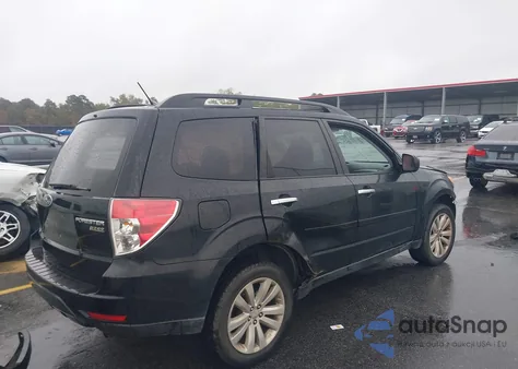 2011 Subaru Forester 2.5X Premium из США, поврежденный, VIN JF2SHADC5BH701215